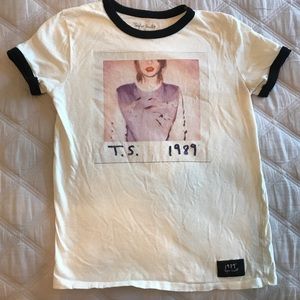 Taylor Swift 1989 world tour shirt